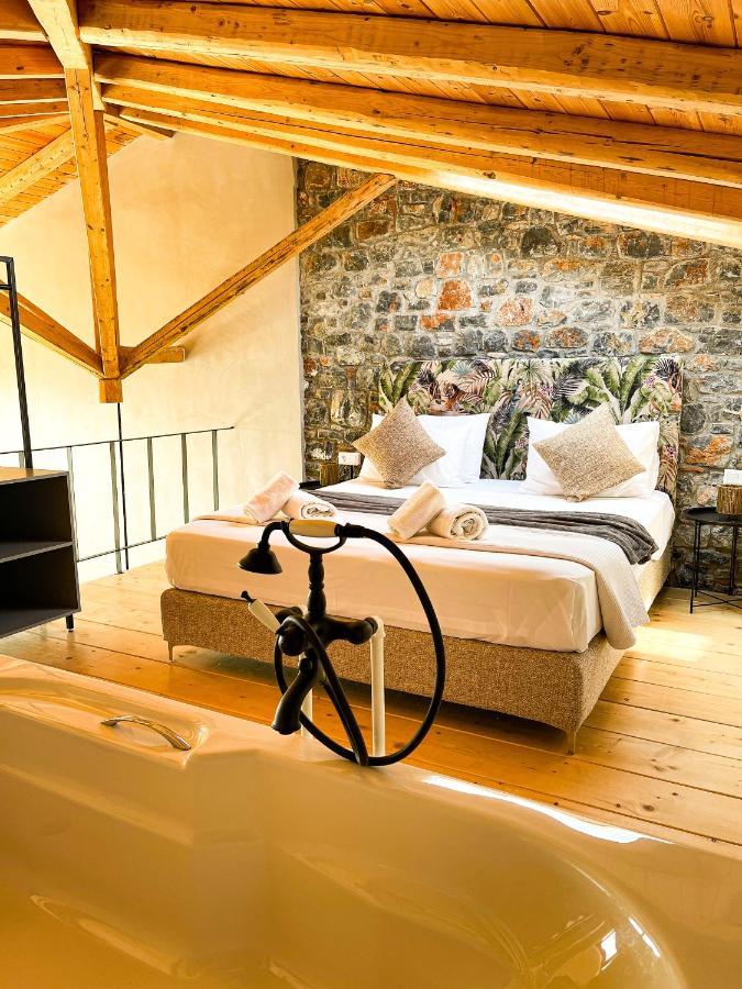Modern Stone Villas With Swimming Pool Aliveri Esterno foto