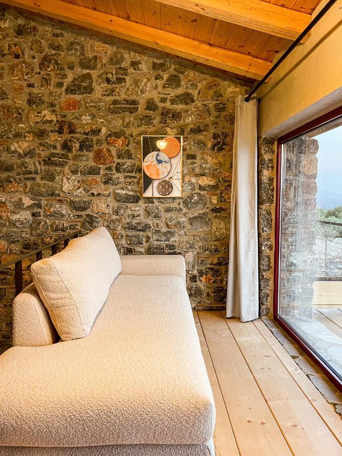 Modern Stone Villas With Swimming Pool Aliveri Esterno foto