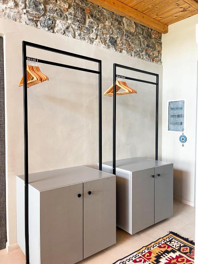 Modern Stone Villas With Swimming Pool Aliveri Esterno foto