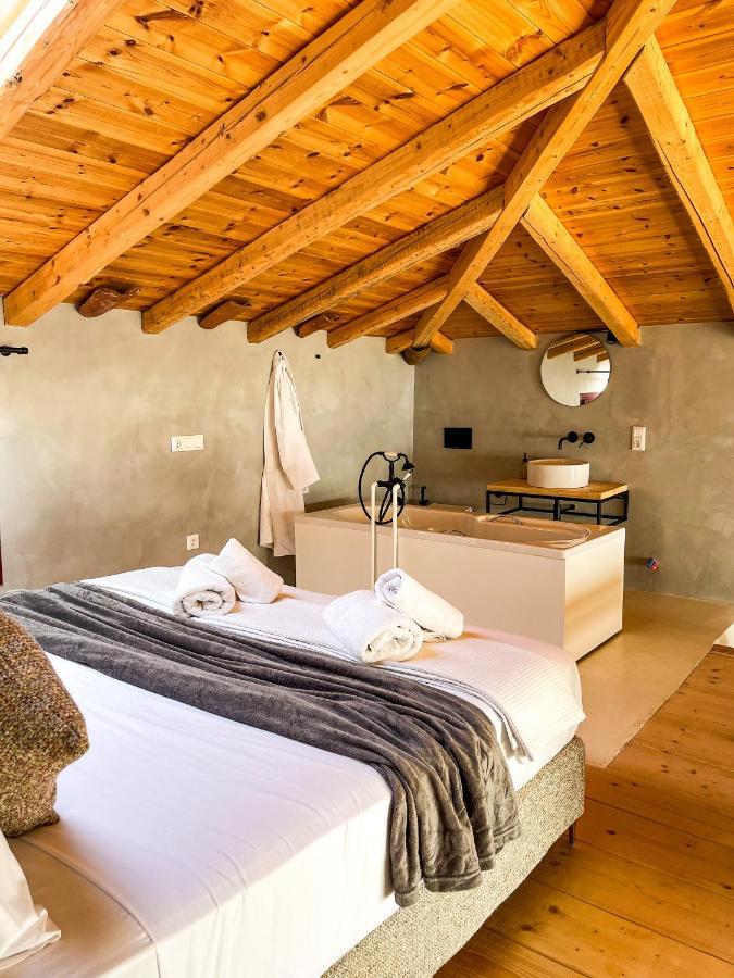 Modern Stone Villas With Swimming Pool Aliveri Esterno foto