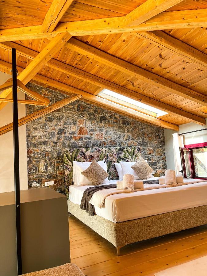 Modern Stone Villas With Swimming Pool Aliveri Esterno foto