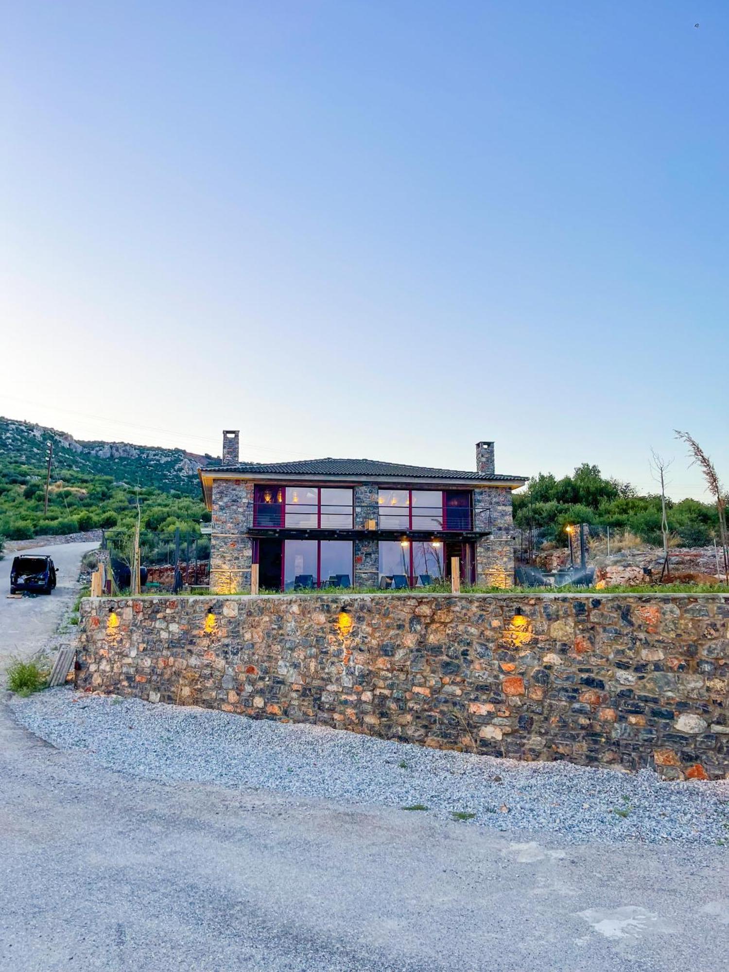 Modern Stone Villas With Swimming Pool Aliveri Esterno foto